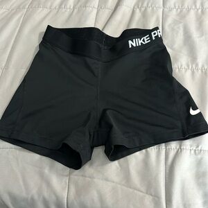 Nike pros- medium- great condition